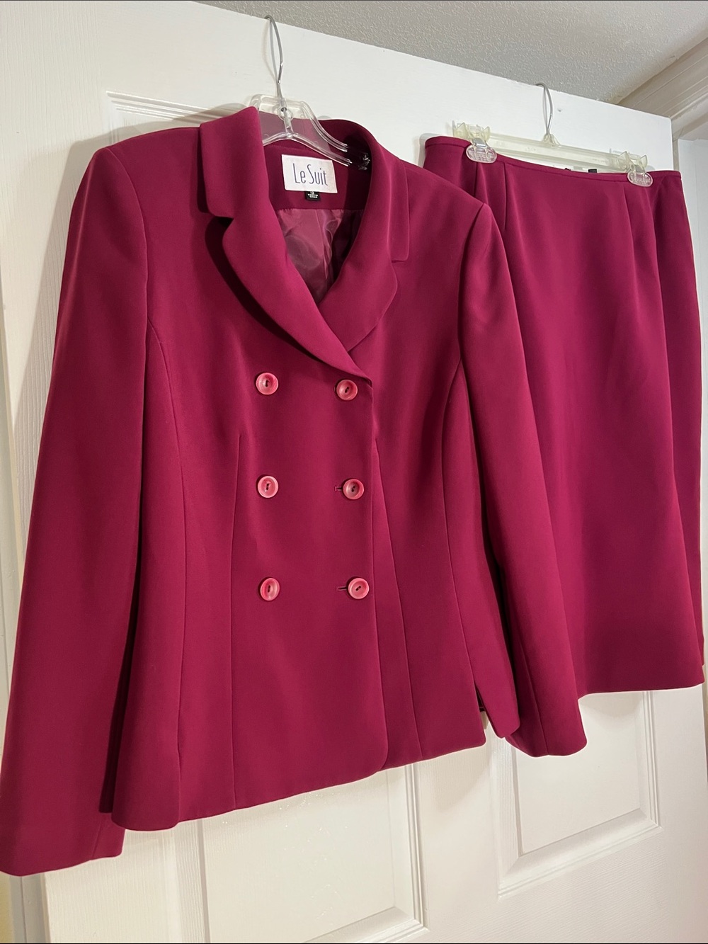 Le Suit Women's Magenta Double-Breasted Pencil Skirt Suit